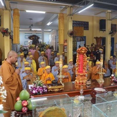 Cung thỉnh Giác linh Ni Trưởng Thích Nữ Huệ Giác yết Phật, triều Tổ